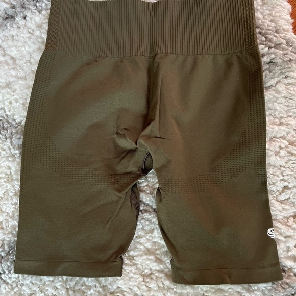 NWOT Womens Best - Olive Workout Shorts - Picture 3 of 3